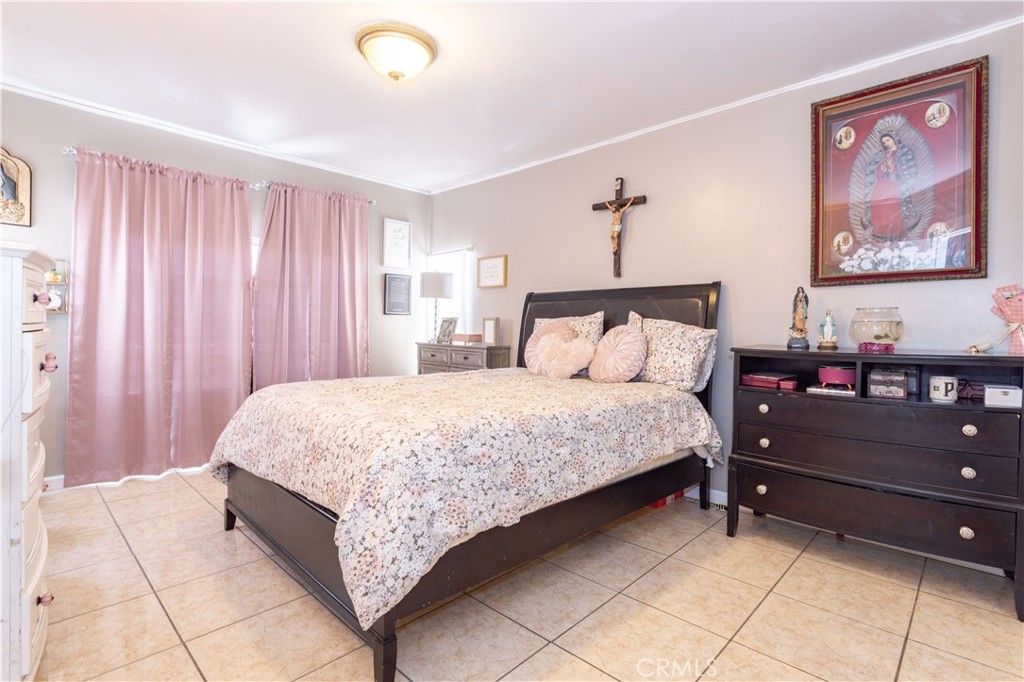 Image 23 of property listing at 142 N Vendome Street, Los Angeles, CA 90026
