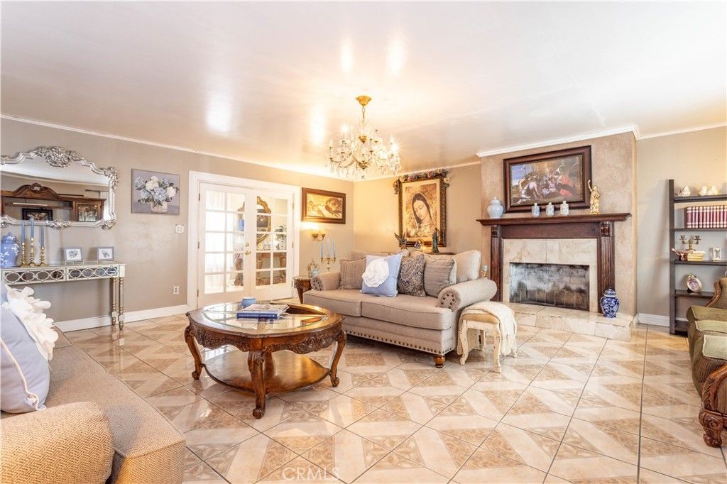Image 25 of property listing at 142 N Vendome Street, Los Angeles, CA 90026