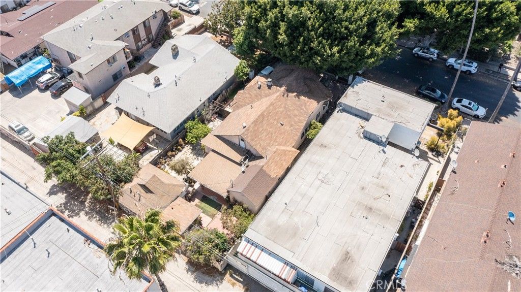 Image 5 of property listing at 142 N Vendome Street, Los Angeles, CA 90026