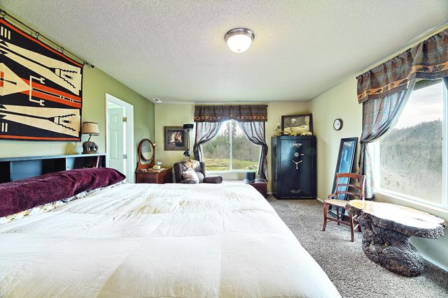 28981 Hwy 62, Trail, OR 97541