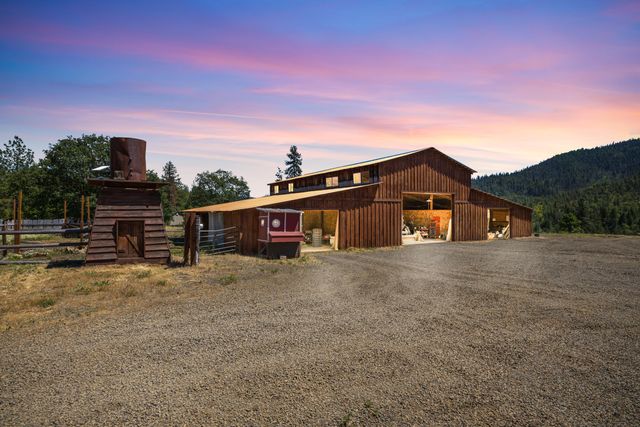 28981 Hwy 62, Trail, OR 97541