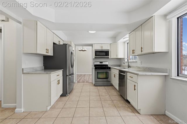 38628 FAIRFIELD Drive, Sterling Heights, MI 48310