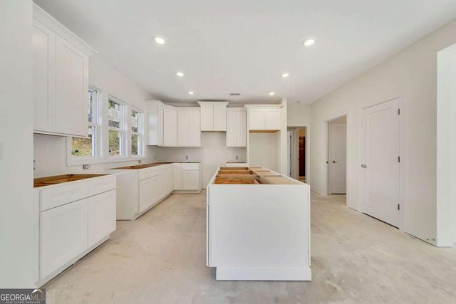 312 Hillcrest Lane, Canton, GA 30115