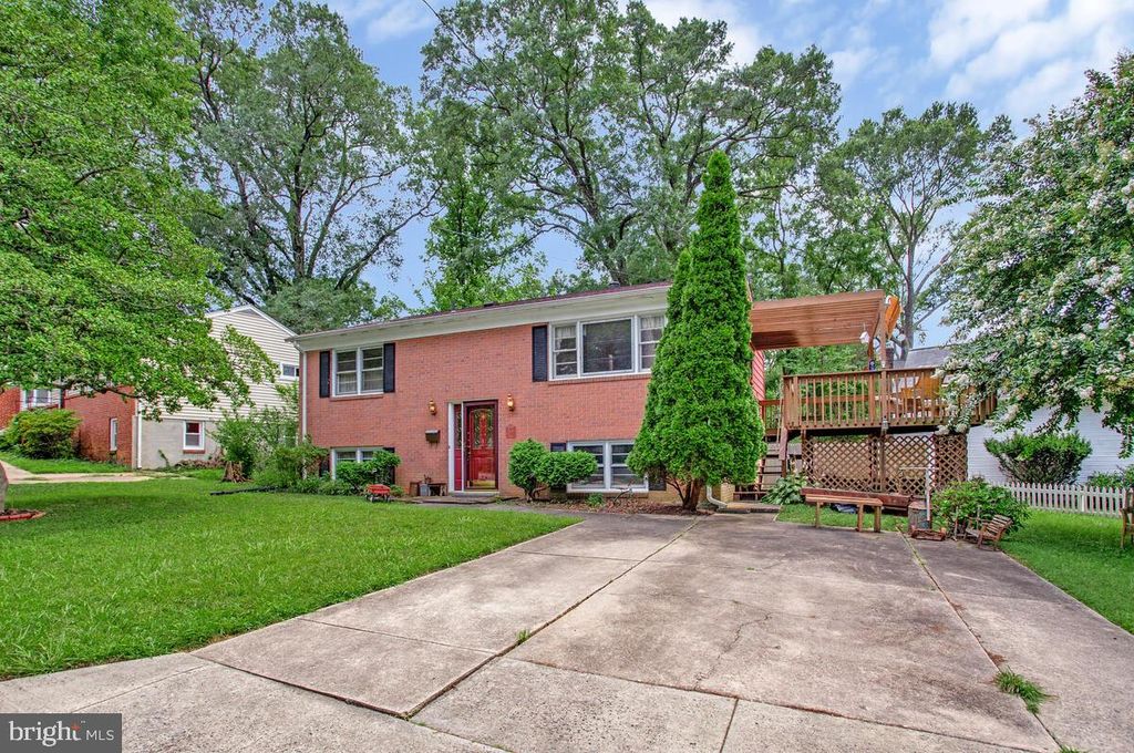 5801 PONTIAC ST, College Park, MD 20740