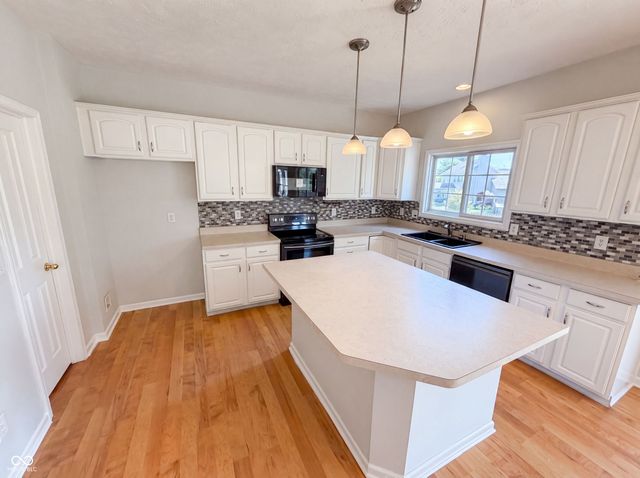 1111 Red Dunes Run, Avon, IN 46123