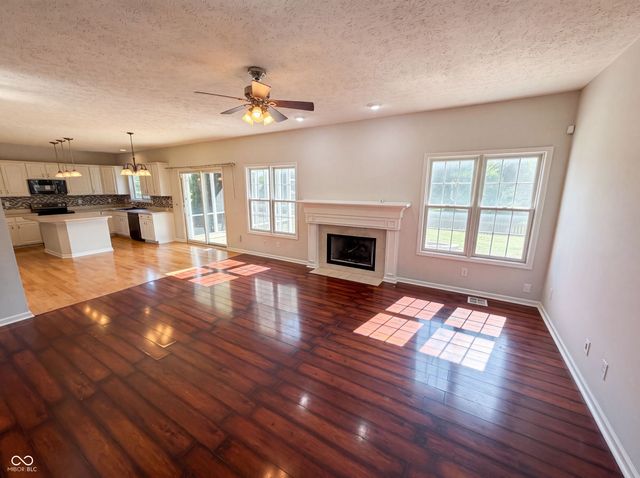 1111 Red Dunes Run, Avon, IN 46123