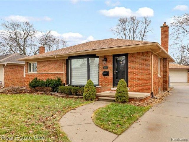 21100 Yale Street, St. Clair Shores, MI 48081