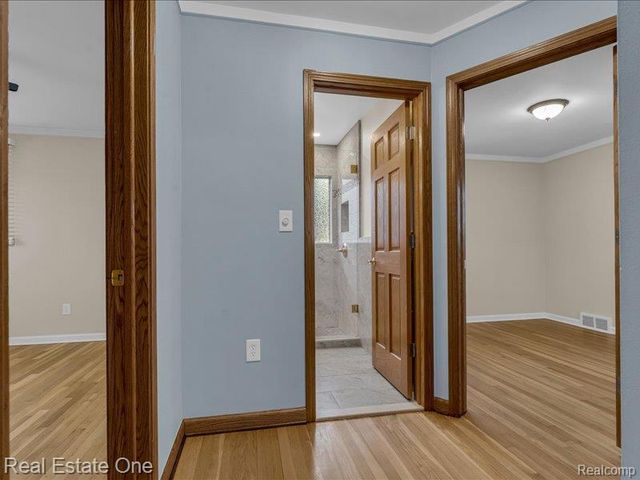 21100 Yale Street, St. Clair Shores, MI 48081