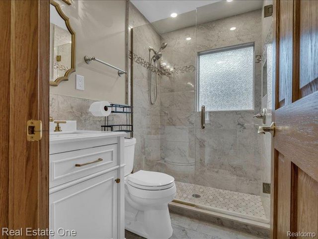 21100 Yale Street, St. Clair Shores, MI 48081