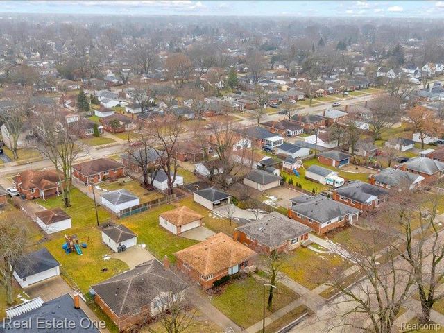 21100 Yale Street, St. Clair Shores, MI 48081