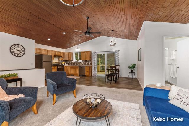 11574 Linda Lane, Gowen, MI 49326