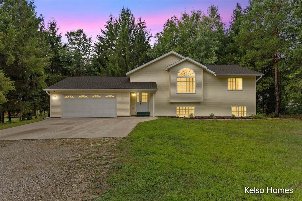11574 Linda Lane, Gowen, MI 49326