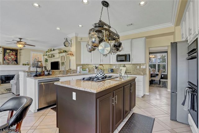 1812 Paseo Overlook Court, Las Vegas, NV 89128