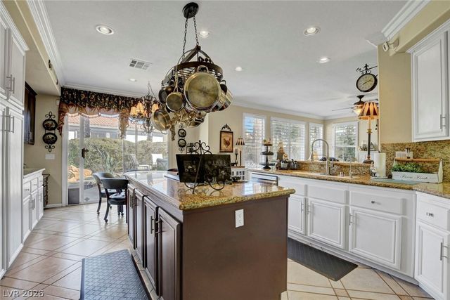 1812 Paseo Overlook Court, Las Vegas, NV 89128