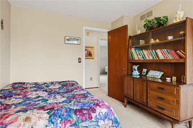 7 Wood Acre Drive, Henrietta, NY 14534