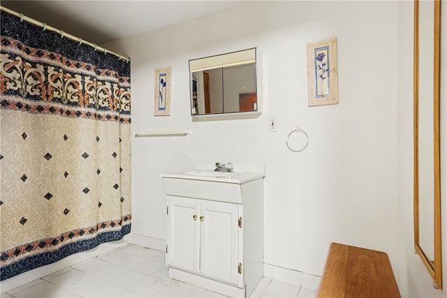 7 Wood Acre Drive, Henrietta, NY 14534