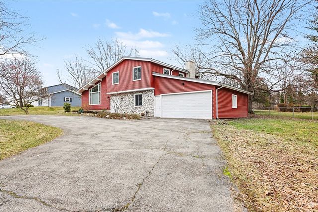 7 Wood Acre Drive, Henrietta, NY 14534