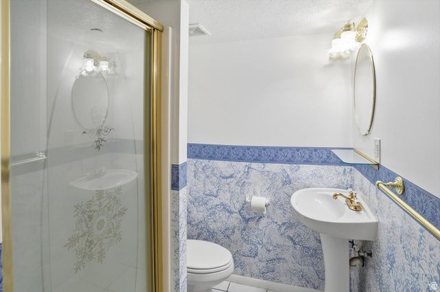 5558 S 1025 E, South Ogden, UT 84405