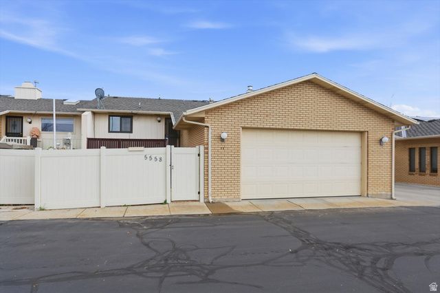 5558 S 1025 E, South Ogden, UT 84405