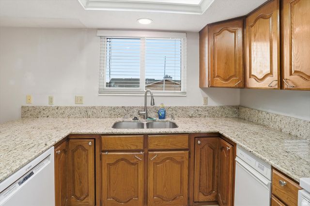 5558 S 1025 E, South Ogden, UT 84405