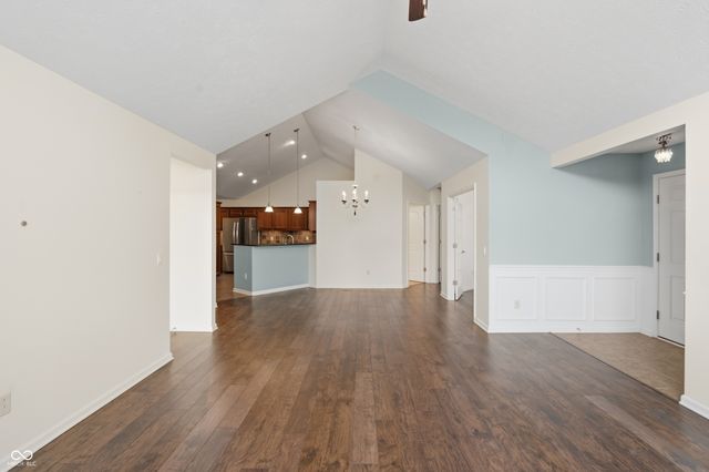 1067 Distinctive Way, Greenfield, IN 46140