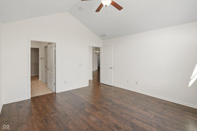 1067 Distinctive Way, Greenfield, IN 46140