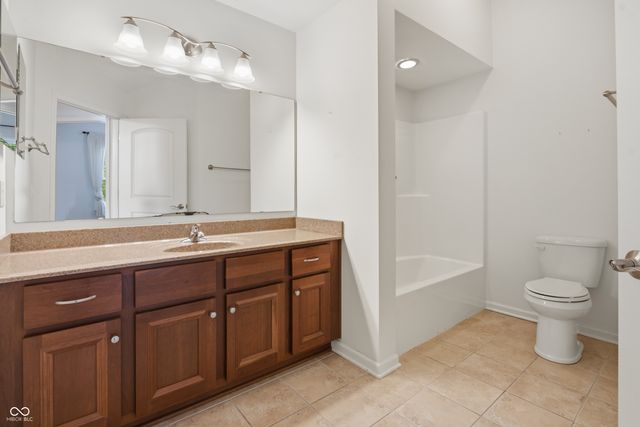 1067 Distinctive Way, Greenfield, IN 46140