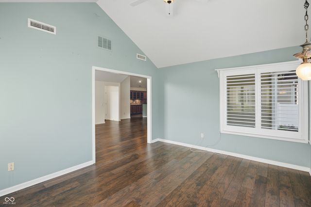 1067 Distinctive Way, Greenfield, IN 46140