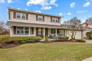 57 Brantwood Avenue, Elk Grove Village, IL 60007