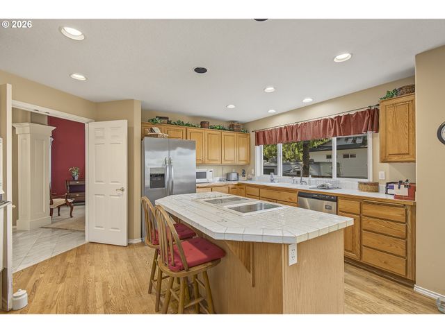 501 Nw MAWRCREST Pl, Gresham, OR 97030