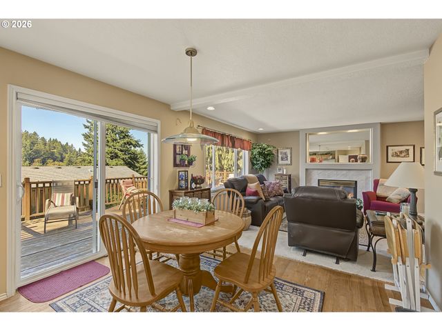 501 Nw MAWRCREST Pl, Gresham, OR 97030