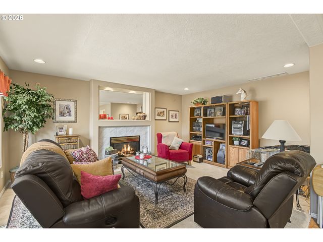 501 Nw MAWRCREST Pl, Gresham, OR 97030