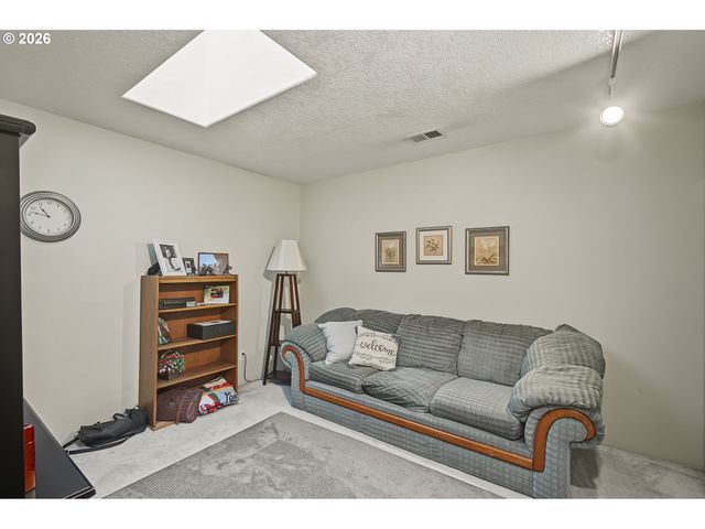 501 Nw MAWRCREST Pl, Gresham, OR 97030