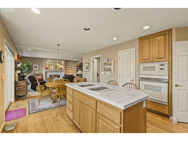 501 Nw MAWRCREST Pl, Gresham, OR 97030
