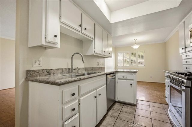 910 N Redding, Upland, CA 91786
