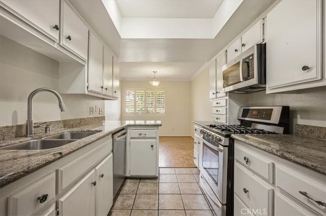 910 N Redding, Upland, CA 91786
