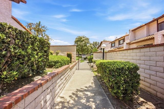910 N Redding, Upland, CA 91786
