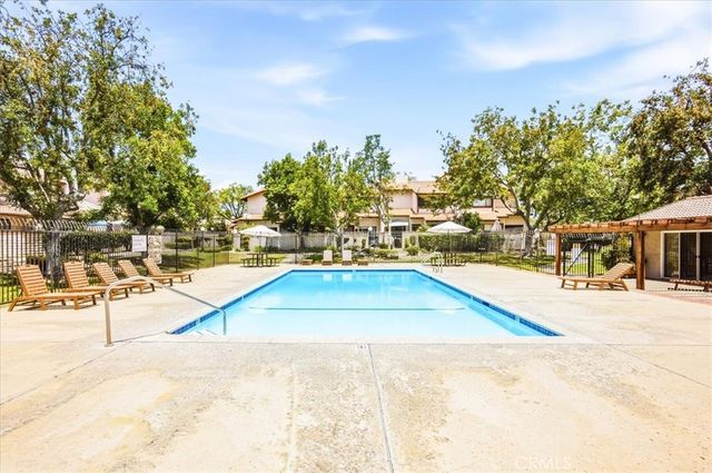 910 N Redding, Upland, CA 91786