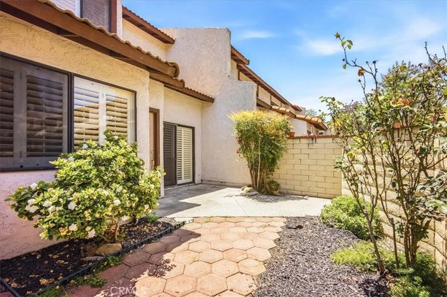 910 N Redding, Upland, CA 91786