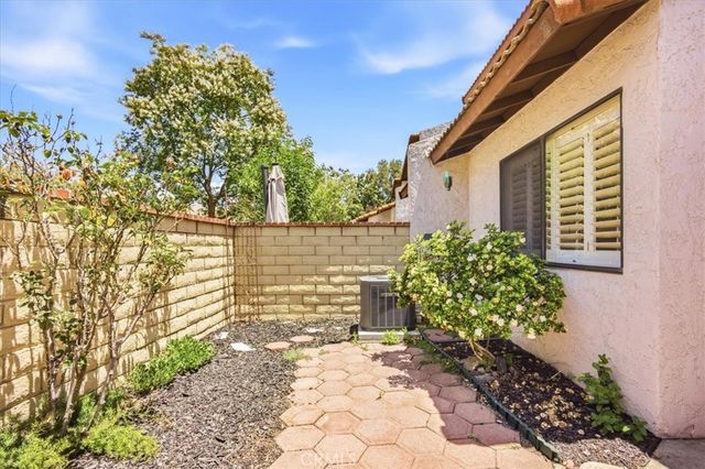 910 N Redding, Upland, CA 91786