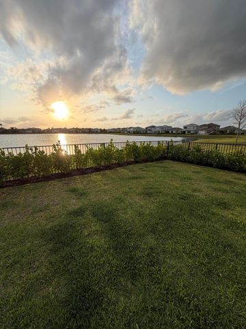 489 SE Fascino Circle, Port St. Lucie, Port St Lucie, FL 34984