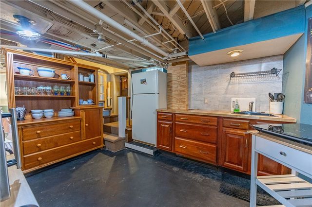 348 Anthony St, Mt Oliver, PA 15210