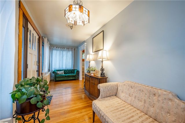 348 Anthony St, Mt Oliver, PA 15210