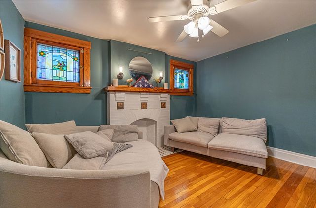 348 Anthony St, Mt Oliver, PA 15210