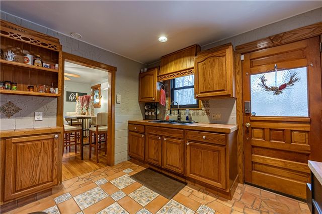 348 Anthony St, Mt Oliver, PA 15210