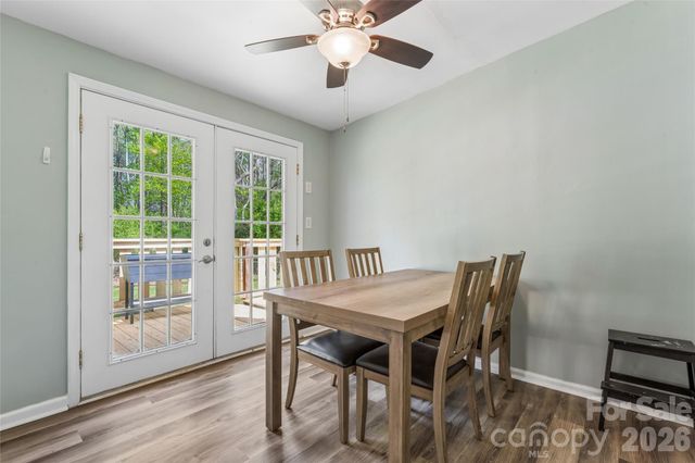 6127 Dovetail Court, Charlotte, NC 28227