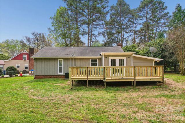 6127 Dovetail Court, Charlotte, NC 28227