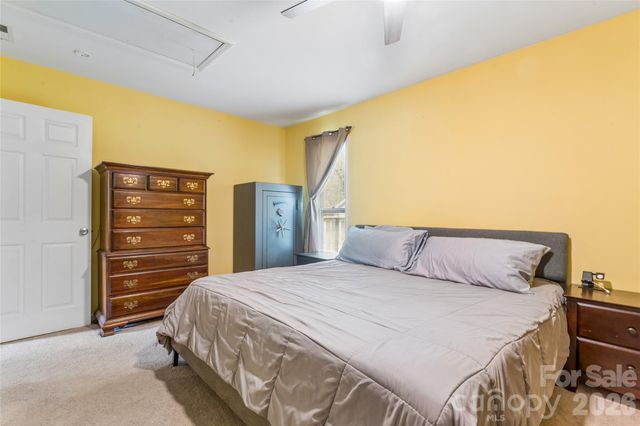 6127 Dovetail Court, Charlotte, NC 28227