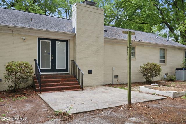 103 Greenwood Drive, Greenville, NC 27834