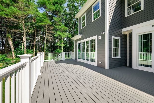 4 Kerri Lane, Hingham, MA 02043